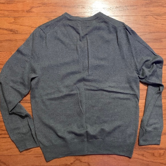 Merino wool V neck sweater - Picture 3 of 3